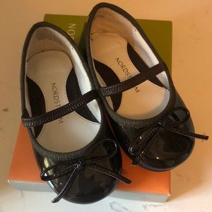 Baby girls size 5 dress shoes